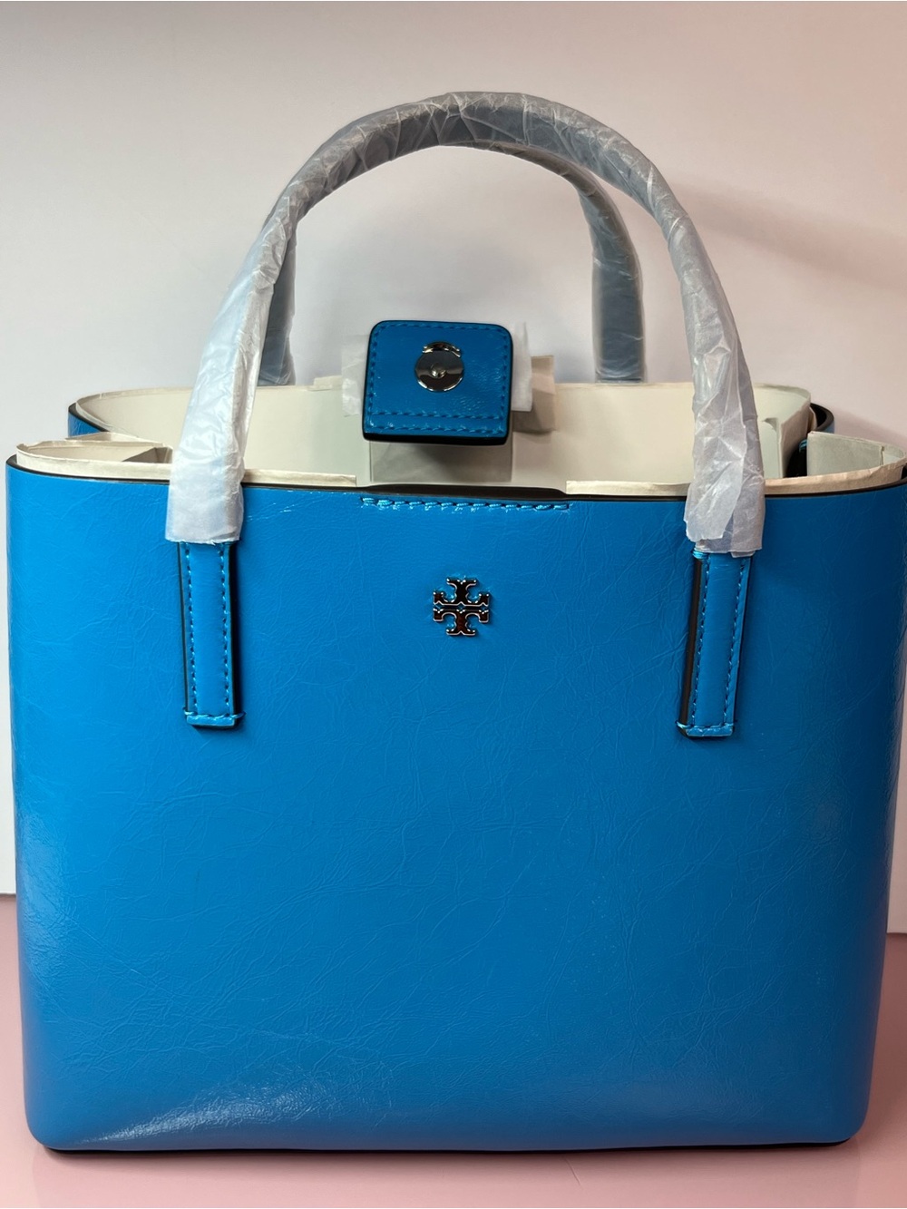 NWT Tory Burch Blake Crinkle
Color-Block Small Tote
Napa Leather 💙